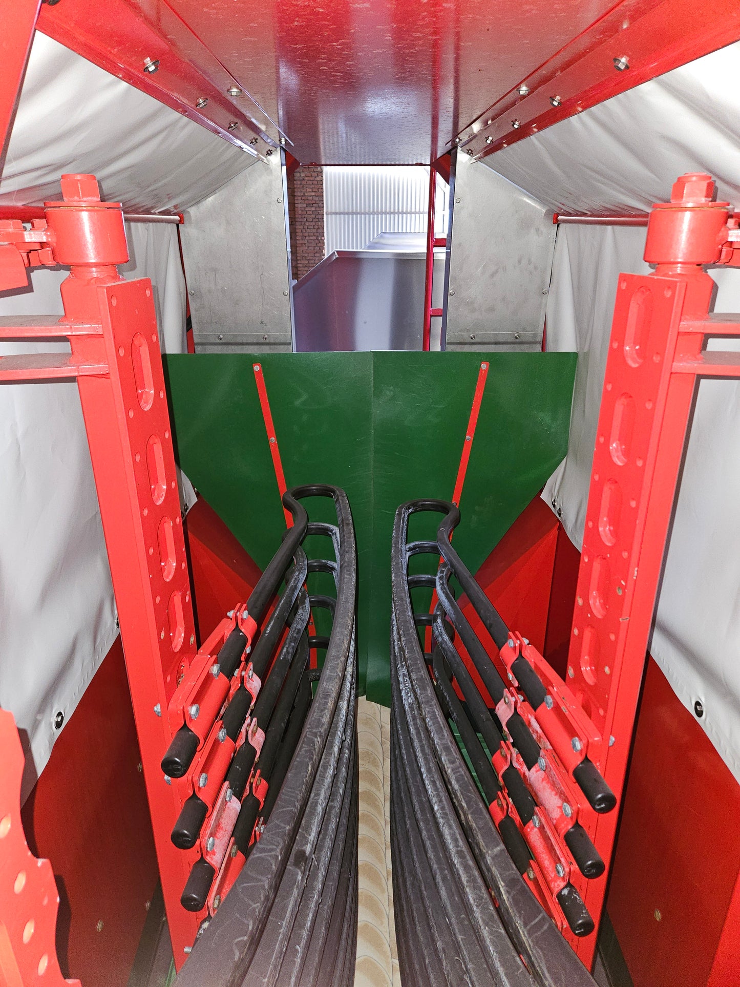 BARGAM TRS 40 Traubenvollernter mit Sortierung, VORFÜHRGERÄT Bj. 2023